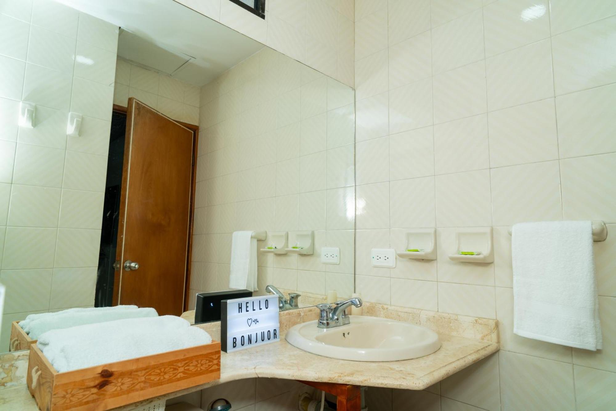 Homestay Doble Bano Privado Cerca Al Mar Y Bahia